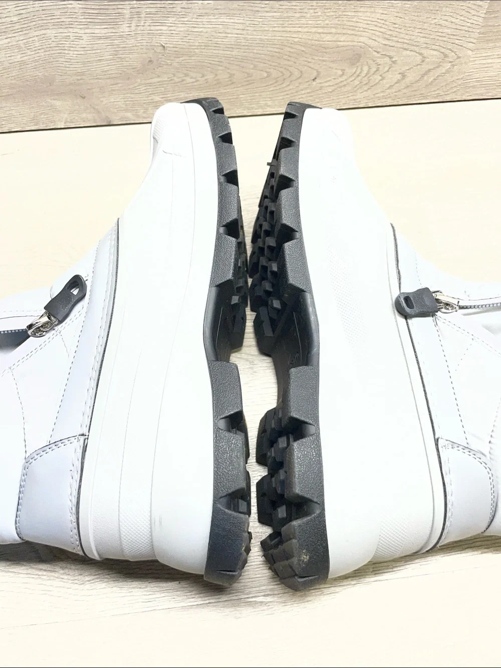 Lands' End Light Gray Women's Insulated Winter Rain Boots with Black Soles #1554